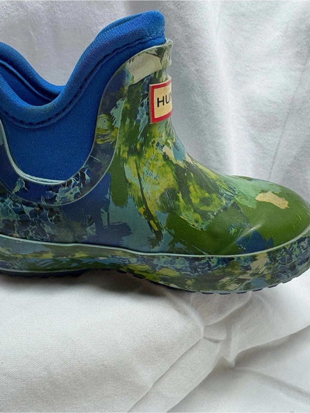 Hunter vibrant green